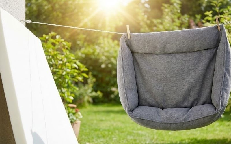 Dry the Cover and Clean the FoamDry the Cover and Clean the Foam